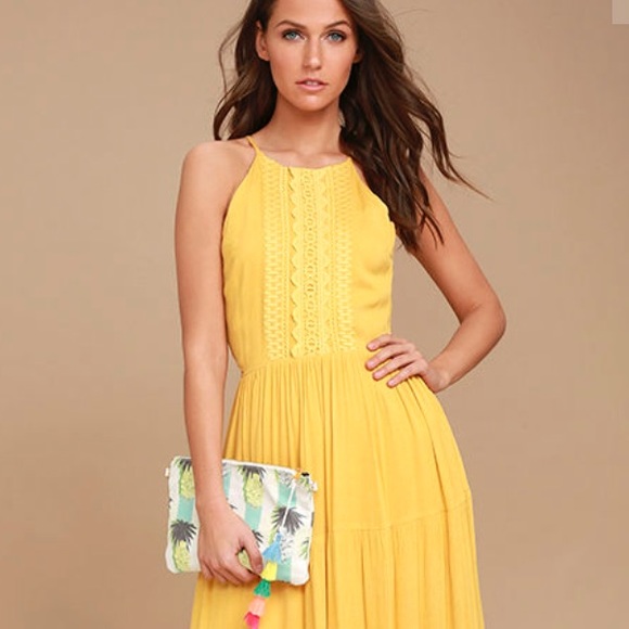 SOLD Lulu’s Embroidered Maxi Dress - Picture 4 of 8